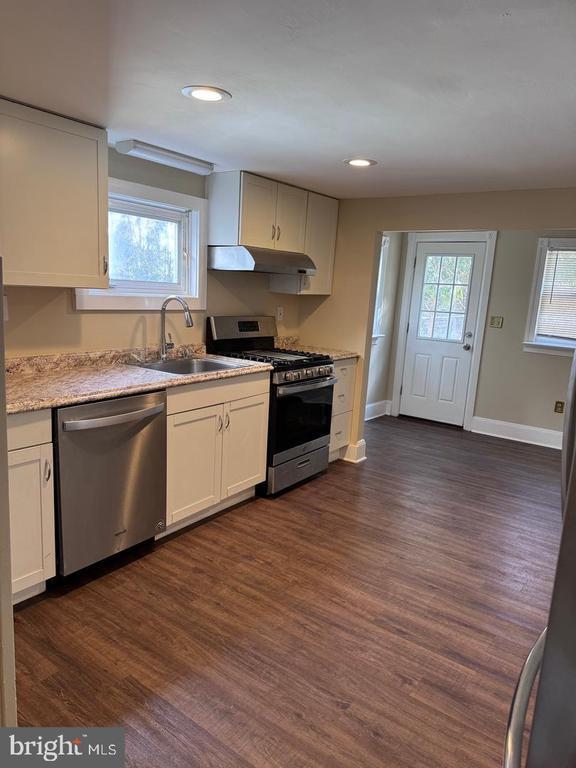 Building Photo - 222 W Union St