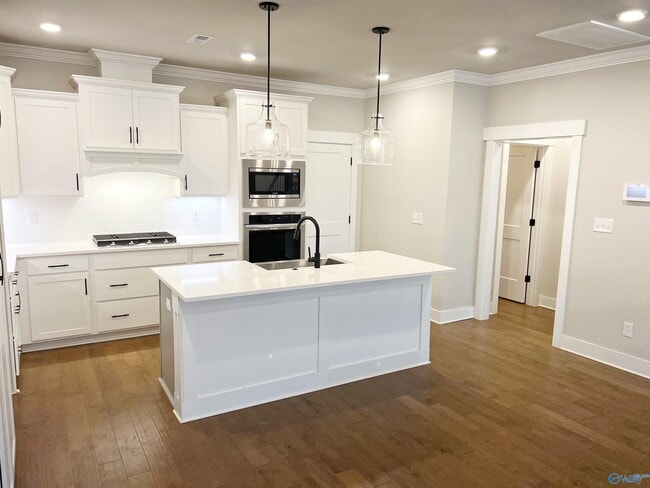 Building Photo - 130 Iberville St