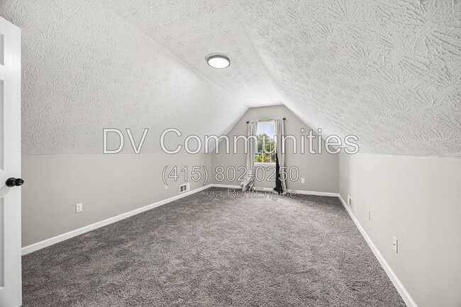 Building Photo - 140 Coach Dr