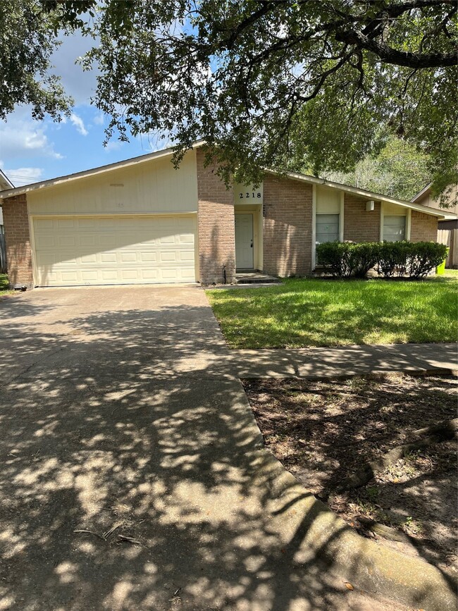 Primary Photo - 2218 Stillmeadow Dr