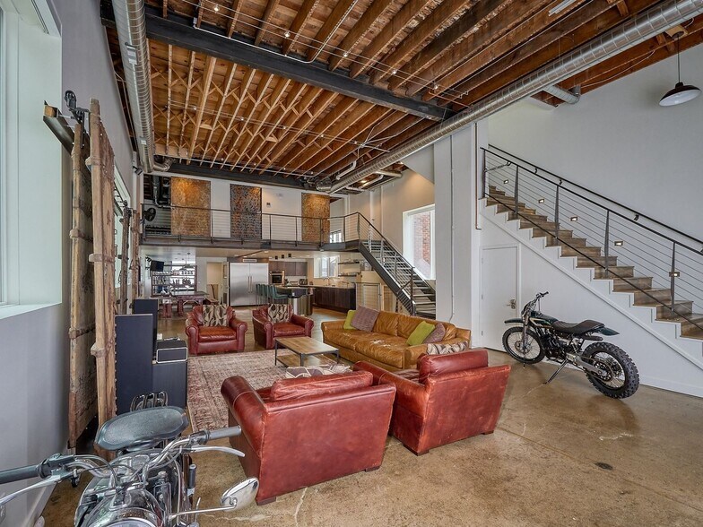 Building Photo - 1290 Snelling Ave N