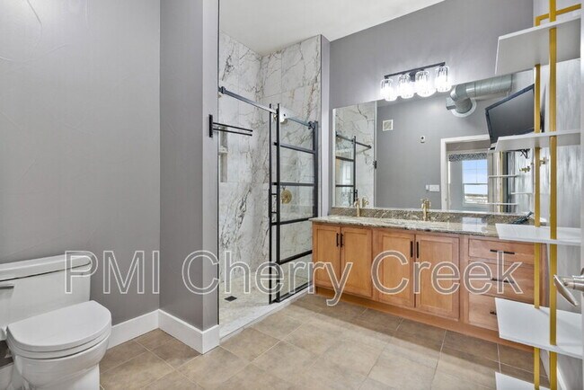 Building Photo - 10111 Inverness Main St