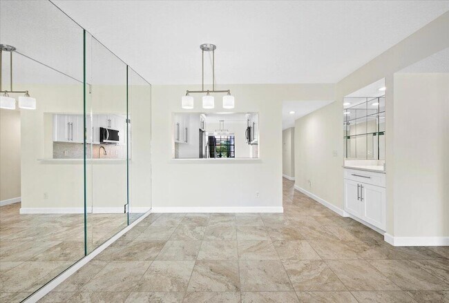 Building Photo - 101 Pinecrest Cir