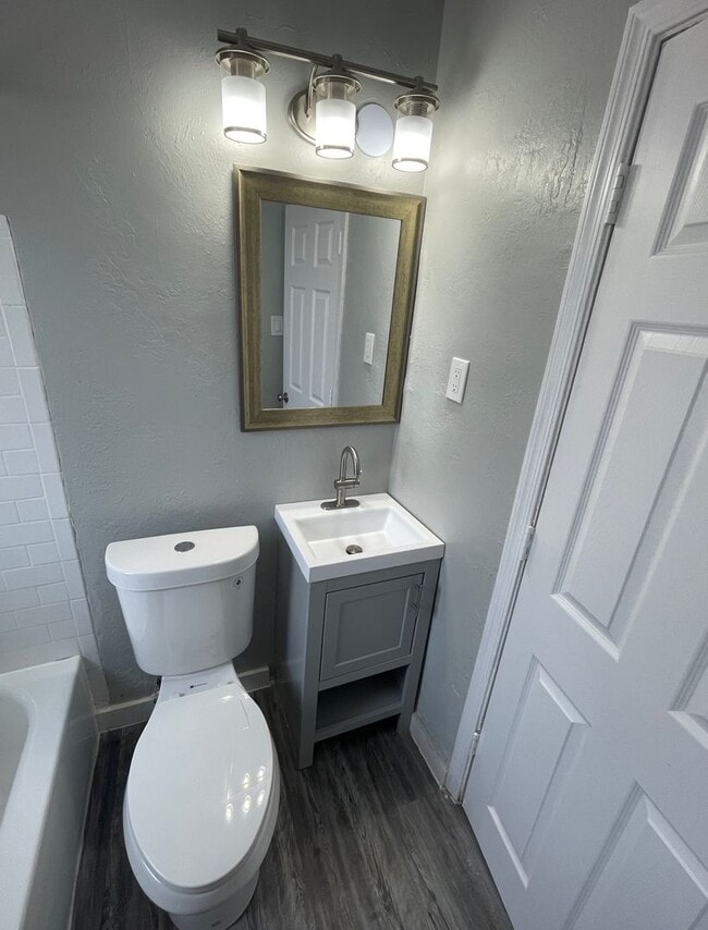 Building Photo - Remodeled Two Bedroom In Desirable Historical Tucson Neighborhood!!