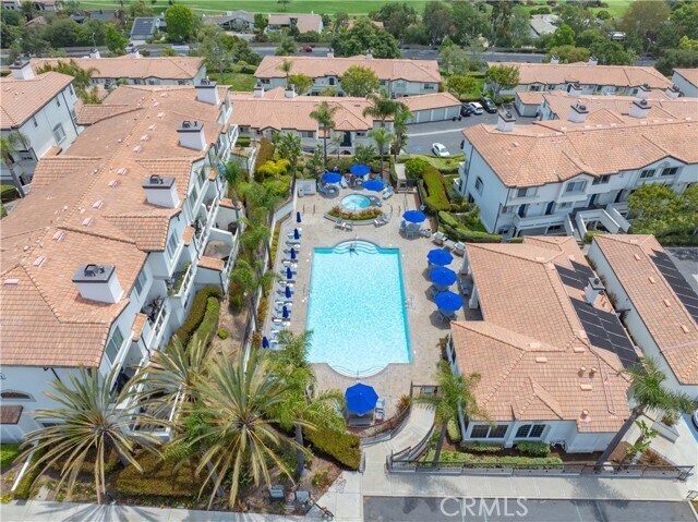 Building Photo - 30902 Club House Dr