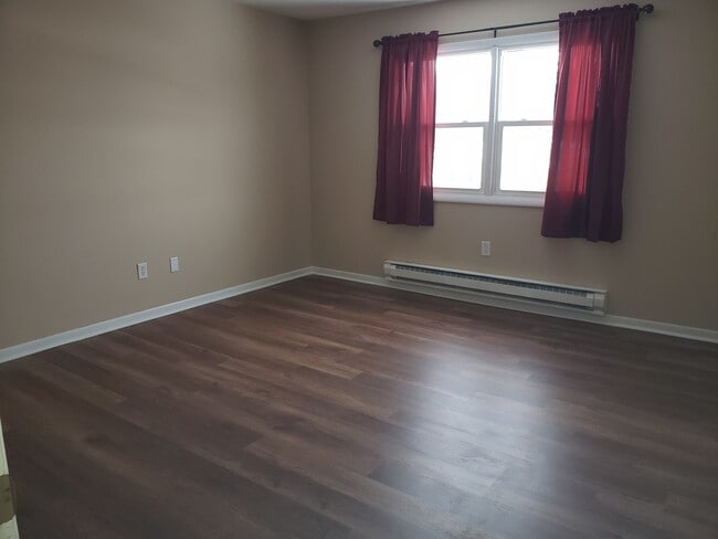 Building Photo - 1080 N Highland Ave