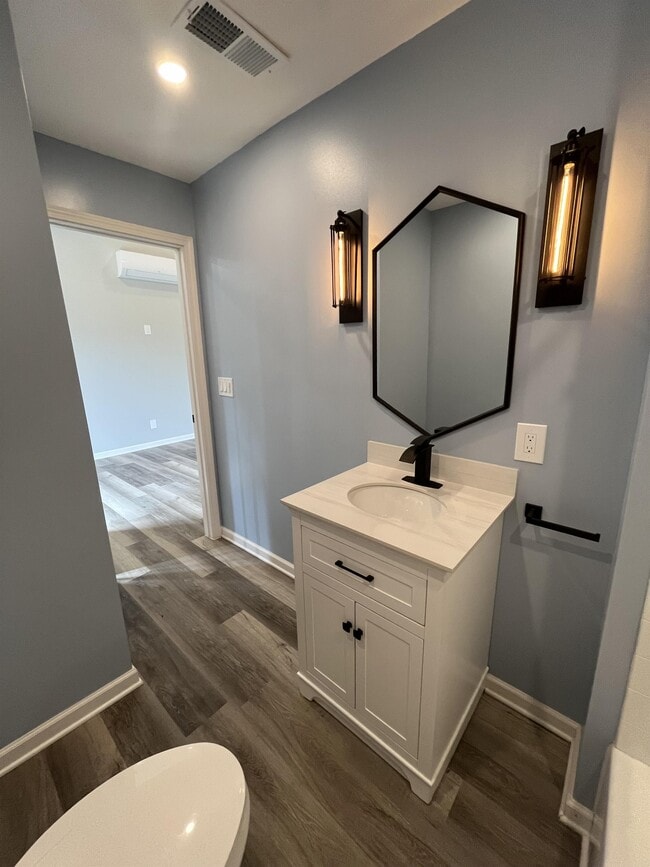 Building Photo - 8010 Sunset Heights Dr