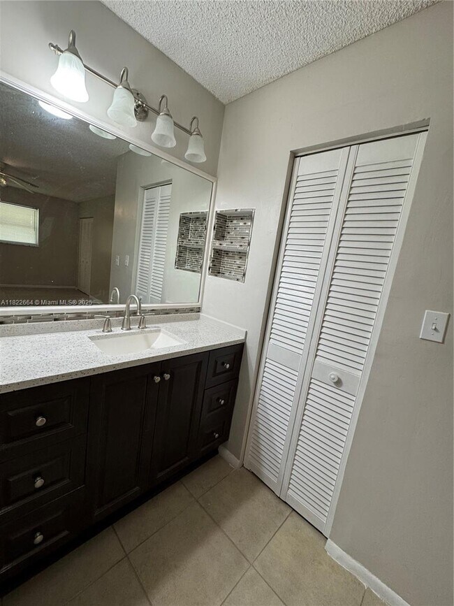 Building Photo - 3360 Spanish Moss Terrace