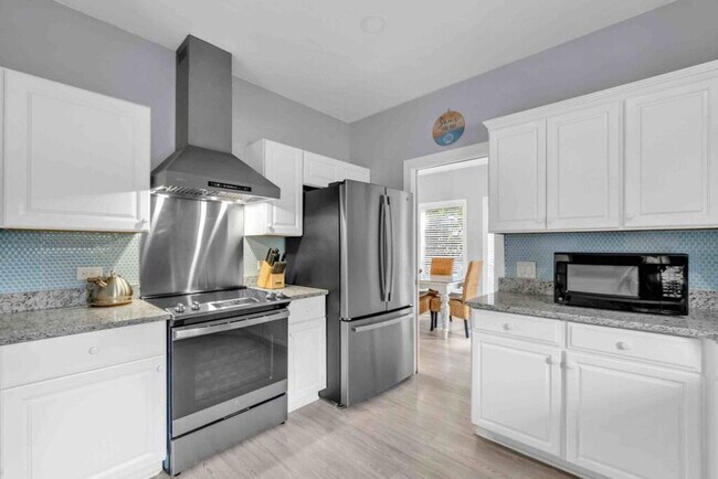 Building Photo - 61 Sunfish St