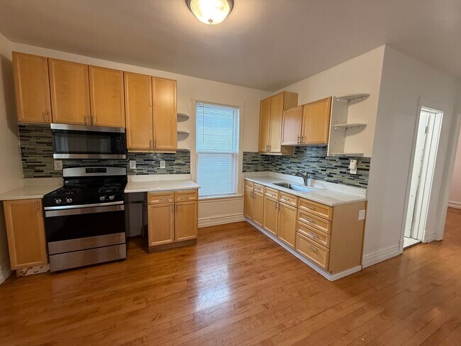 Building Photo - 4129 W School St