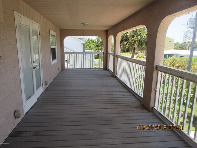 Building Photo - 156 Wilson Ave