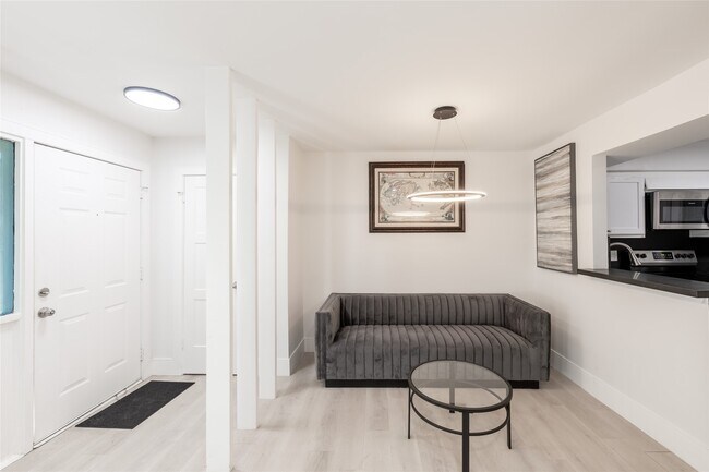 Building Photo - 2601 Marilee Ln