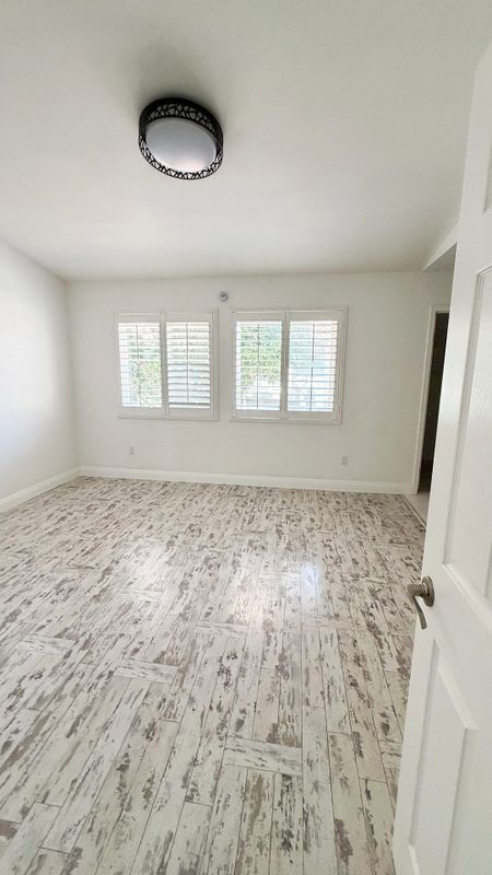 Building Photo - 8167 Vineyard Ave