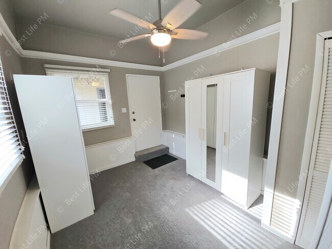 Building Photo - 7037 N Monteith Ave