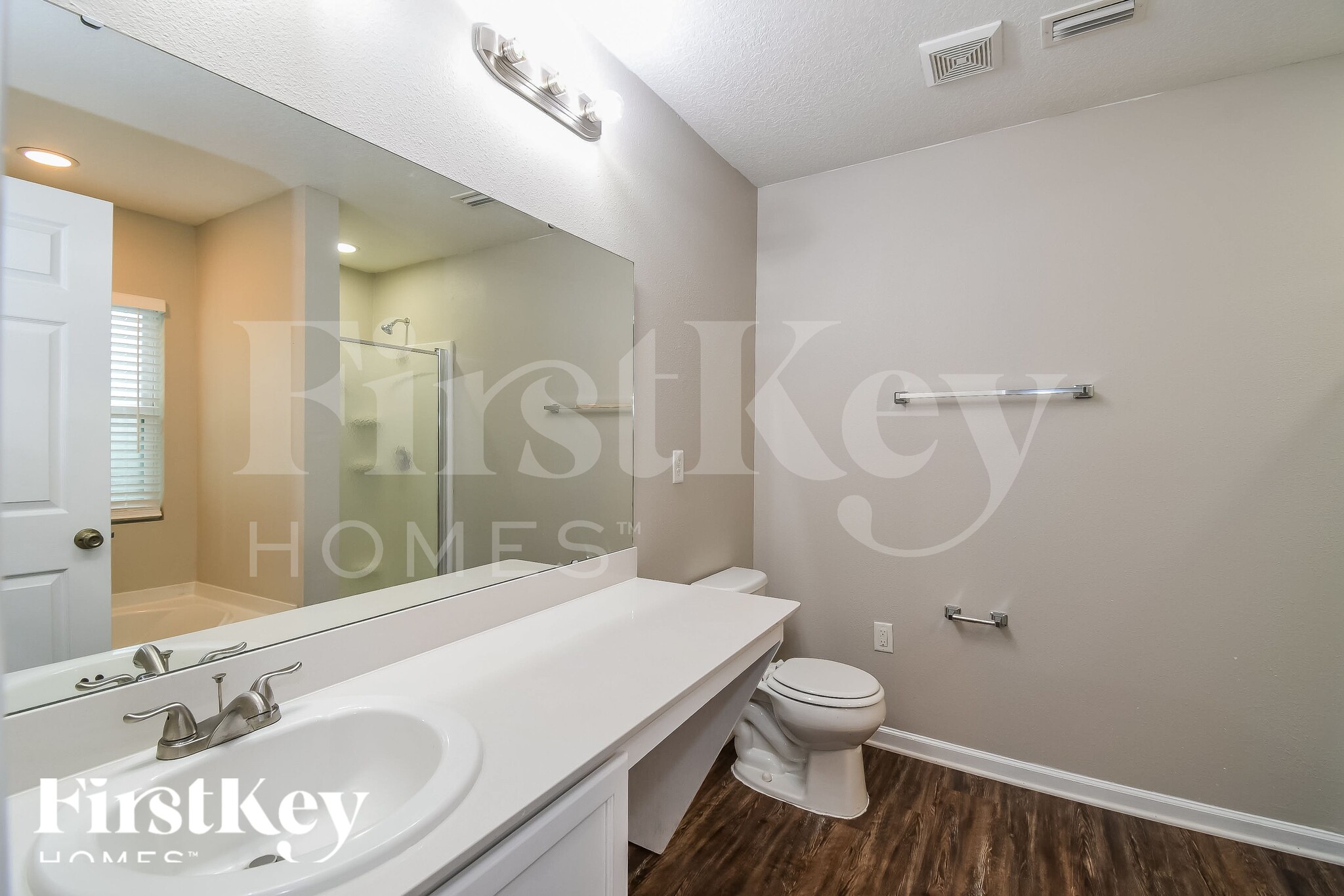 Building Photo - 12178 Alexandra Dr