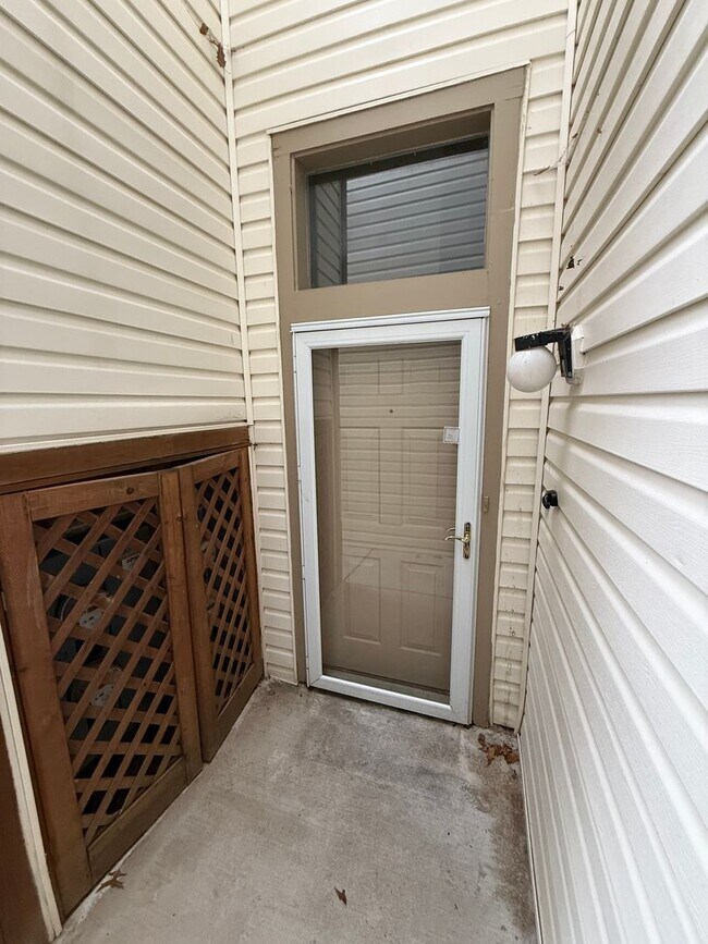 Building Photo - Spacious 3 Bedroom Condo- Olney, MD