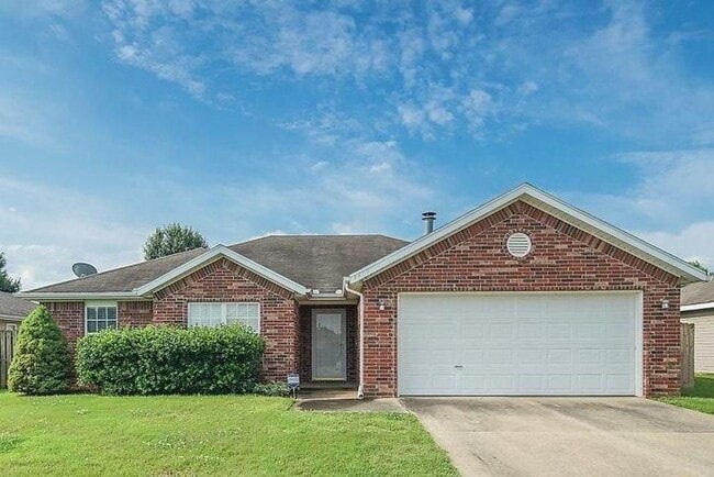 Primary Photo - 4407 SW Limestone Ave