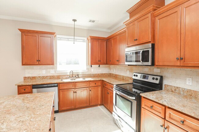 Building Photo - 4 Bedroom 2.5 Bath in Grovetown!