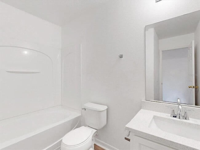 Building Photo - 7627 Long Island Dr