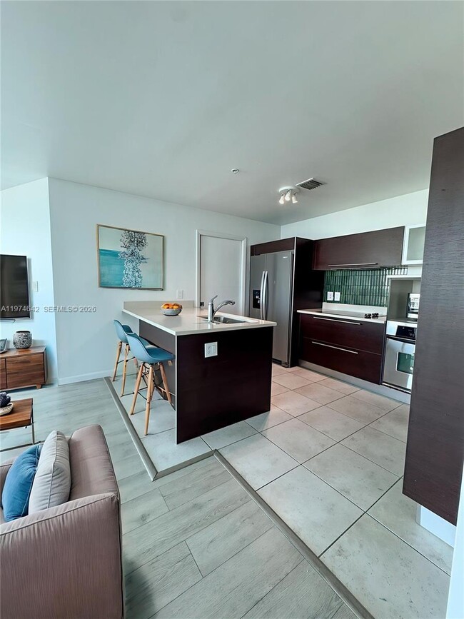 Building Photo - 1900 N Bayshore Dr