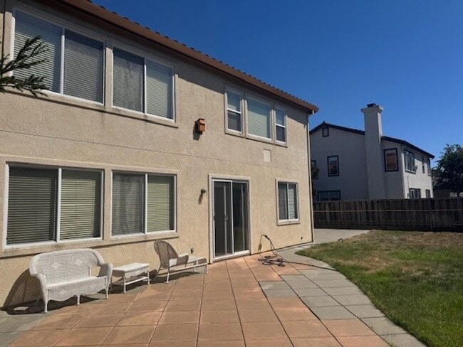 Building Photo - Spacious Former Model Home in American Canyon