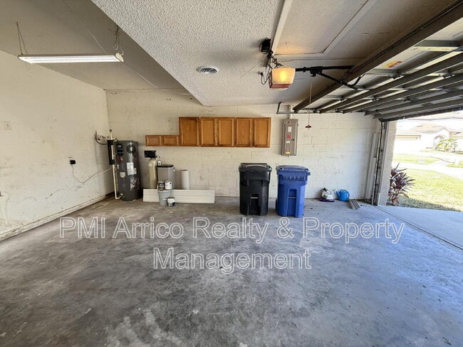 Building Photo - 12653 Longcrest Dr