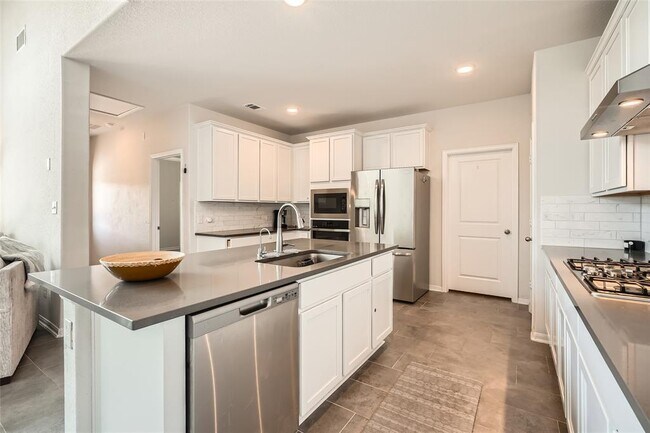 Building Photo - 658 Cherrystone Loop