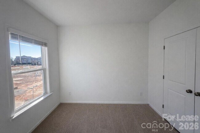 Building Photo - 9458 Senator Royall Dr