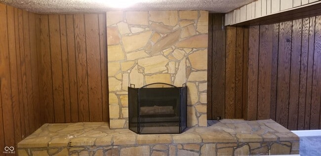 Building Photo - 8803 Balboa Ct