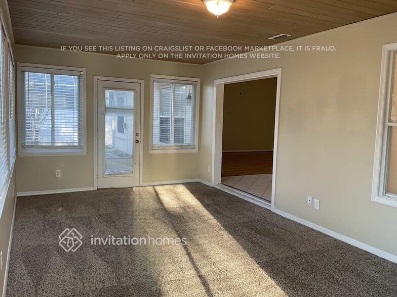 Building Photo - 963 Whisperpine Dr