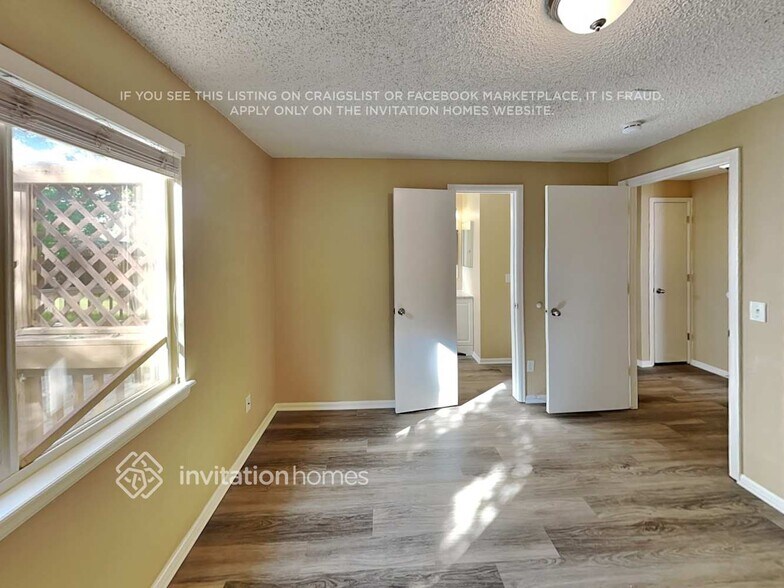 Building Photo - 4331 S Fundy St