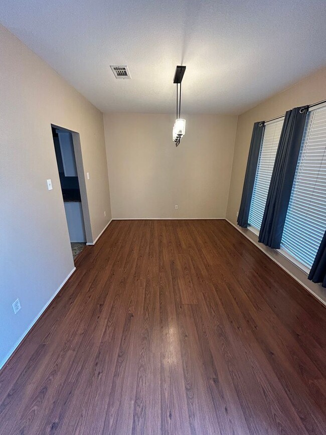 Building Photo - 3712 Mitchell Ct