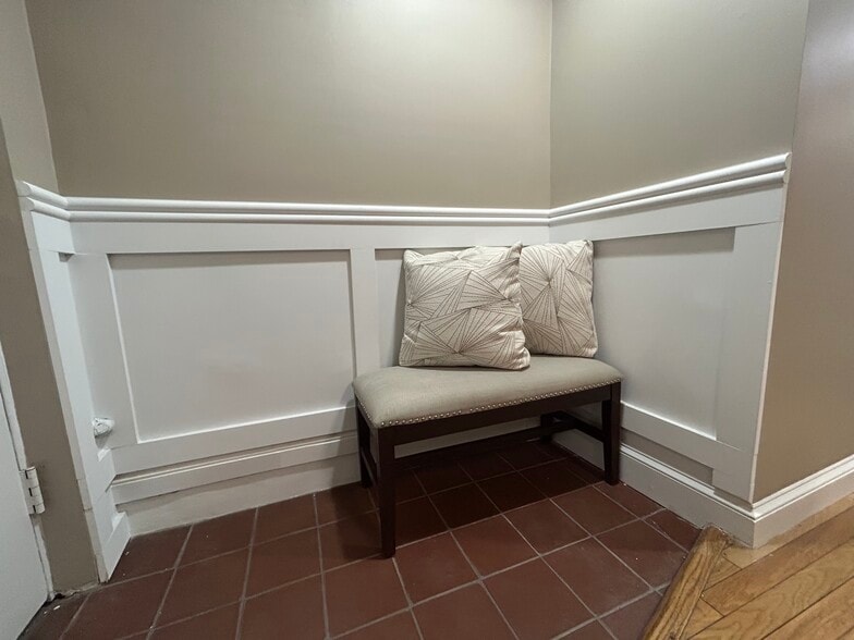 Building Photo - 1604 6th St NW