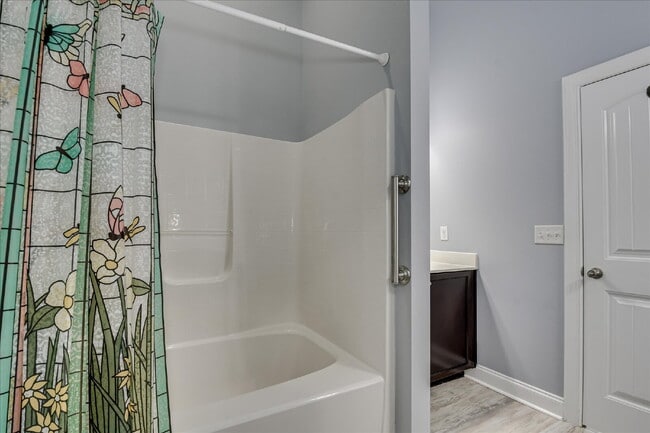 Building Photo - 665 Dunrobin Ln