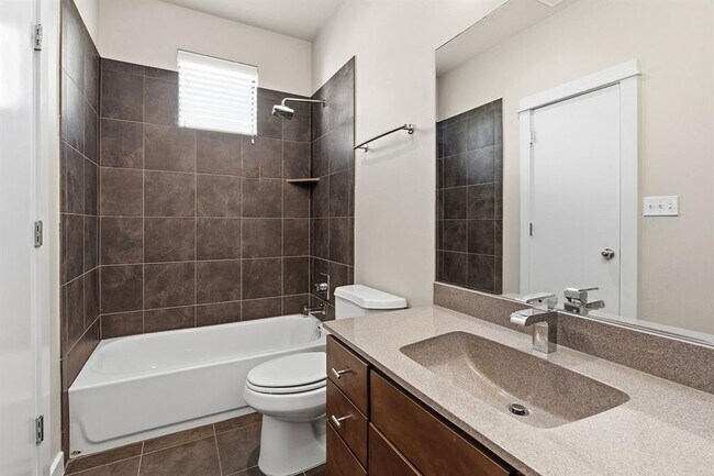 Building Photo - 2911 Corbin Ln