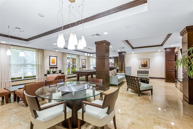 Building Photo - 2421 NE 65th St