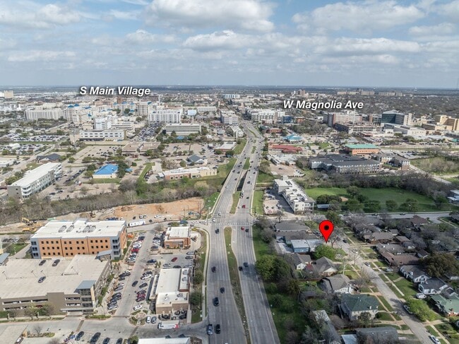 Building Photo - 2204-2212 W Rosedale St S