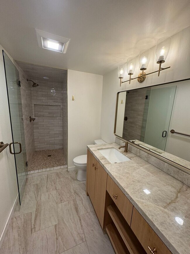 Building Photo - 61 Trinidad Bend
