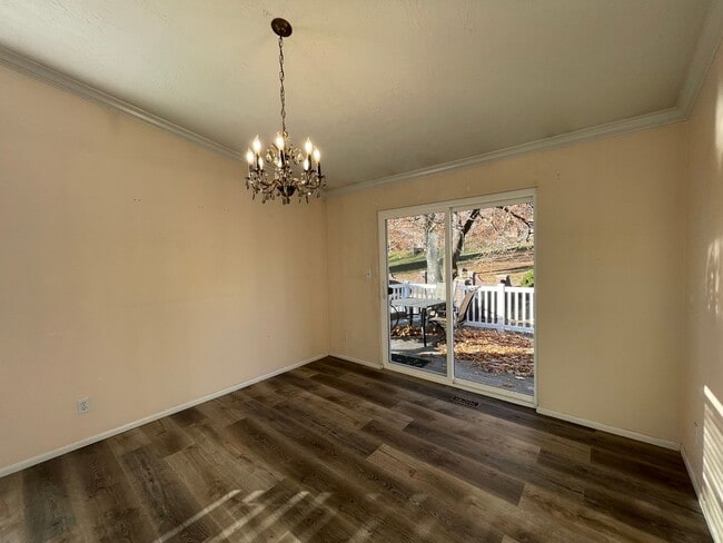 Building Photo - Spacious House on the Northeast Bench in Orem