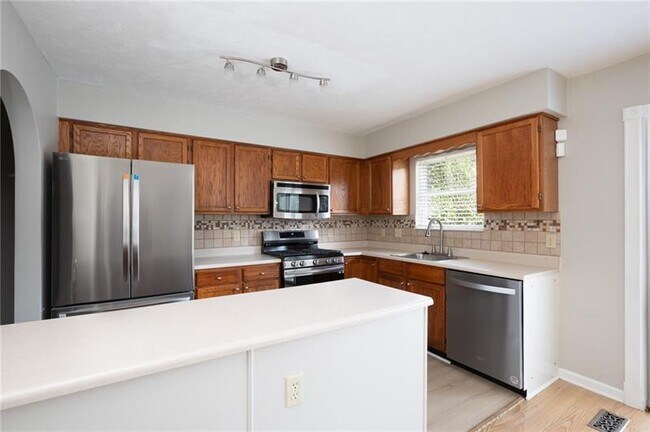 Building Photo - 1421 Sandstone Dr
