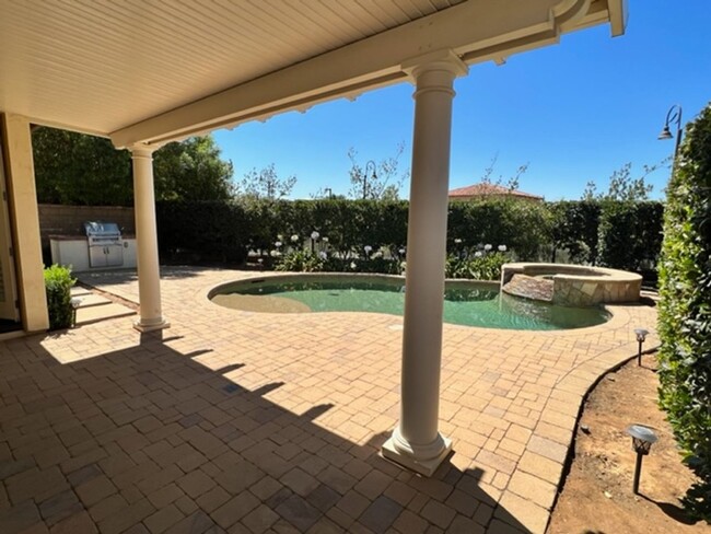 Building Photo - Exquisite 3 bed 2 bath luxury home in JP R...