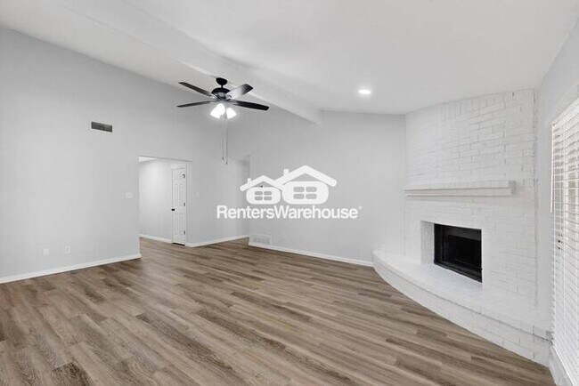Building Photo - READY FOR MOVE-IN, 3-BEDROOM, 2-BATH HOME ...