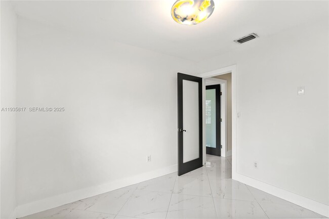 Building Photo - 13611 SW 77th St