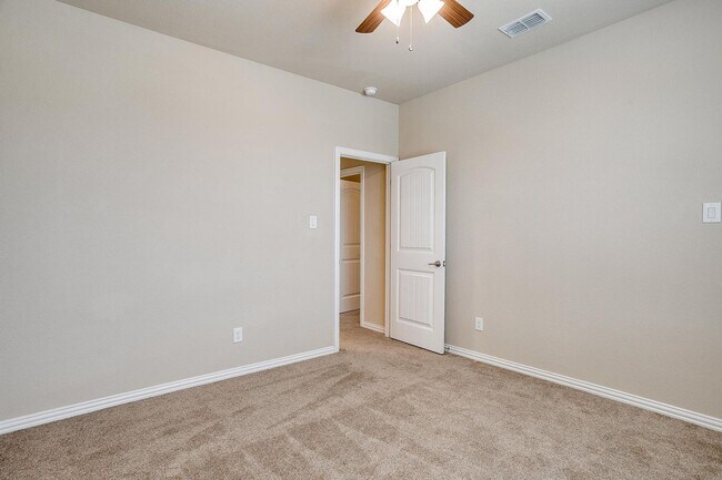 Building Photo - Beautiful 5 Bed, 3 Bath, 2-Story Home in Morningstar Subdivision- Aledo ISD- 76008