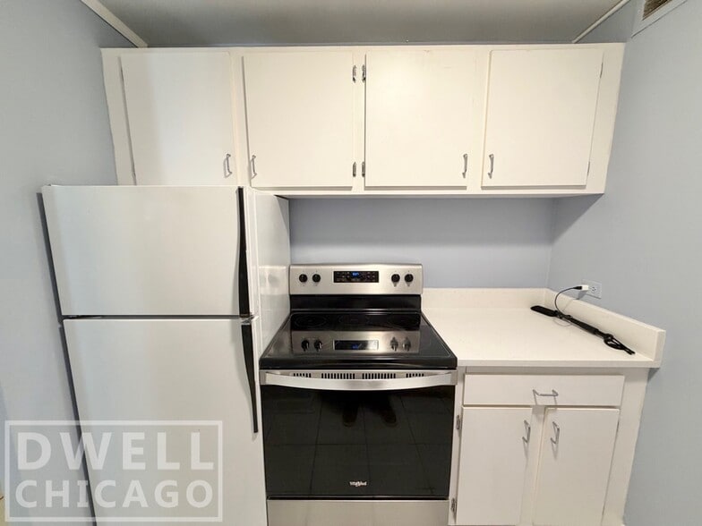 Building Photo - 233 E Erie St