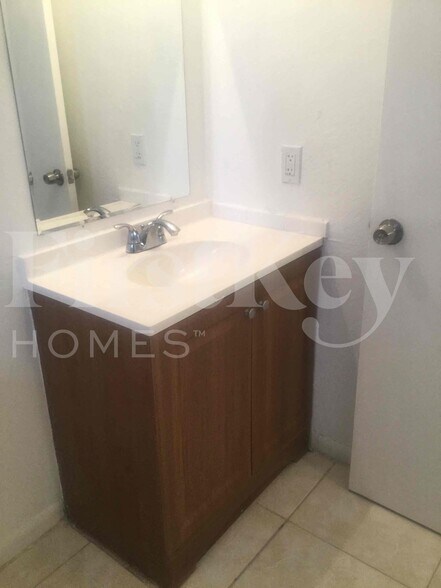 Building Photo - 6129 Moonbeam Dr