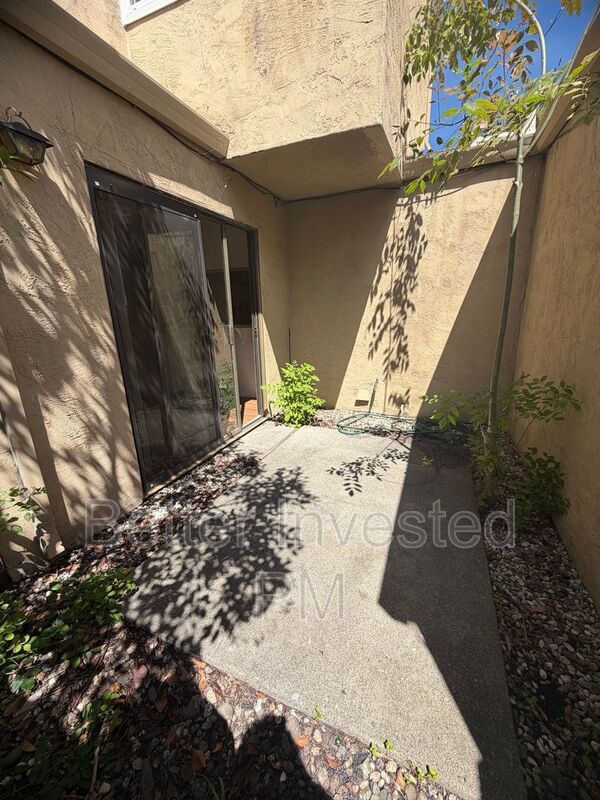 Building Photo - 2808 Tachevah Dr