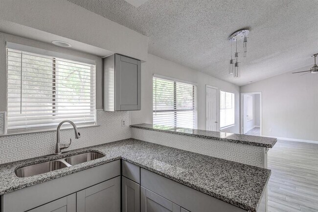 Building Photo - 3401 Larkspur Way