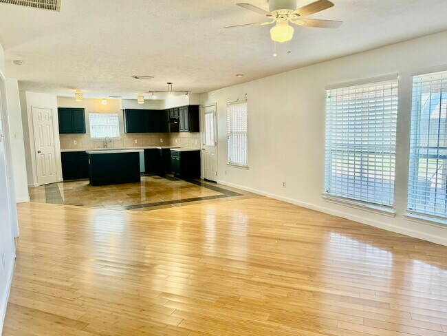 Building Photo - 7110 Favian Ct