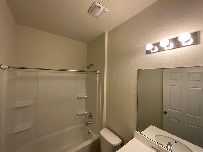 Building Photo - 136 Bonnet Blvd